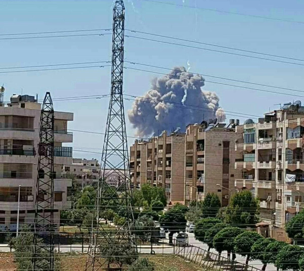 Mπαράζ εκρήξεων στο στρατιωτικό αεροδρόμιο Hama στη Συρία – Δείτε βίντεο-ντοκουμέντο